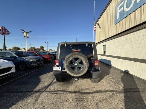 Used 2013 Jeep Wrangler Unlimited Sport image 6