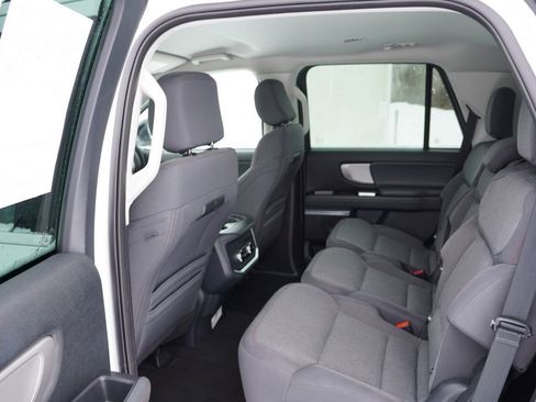 Certified 2025 Ford Expedition Active image 18