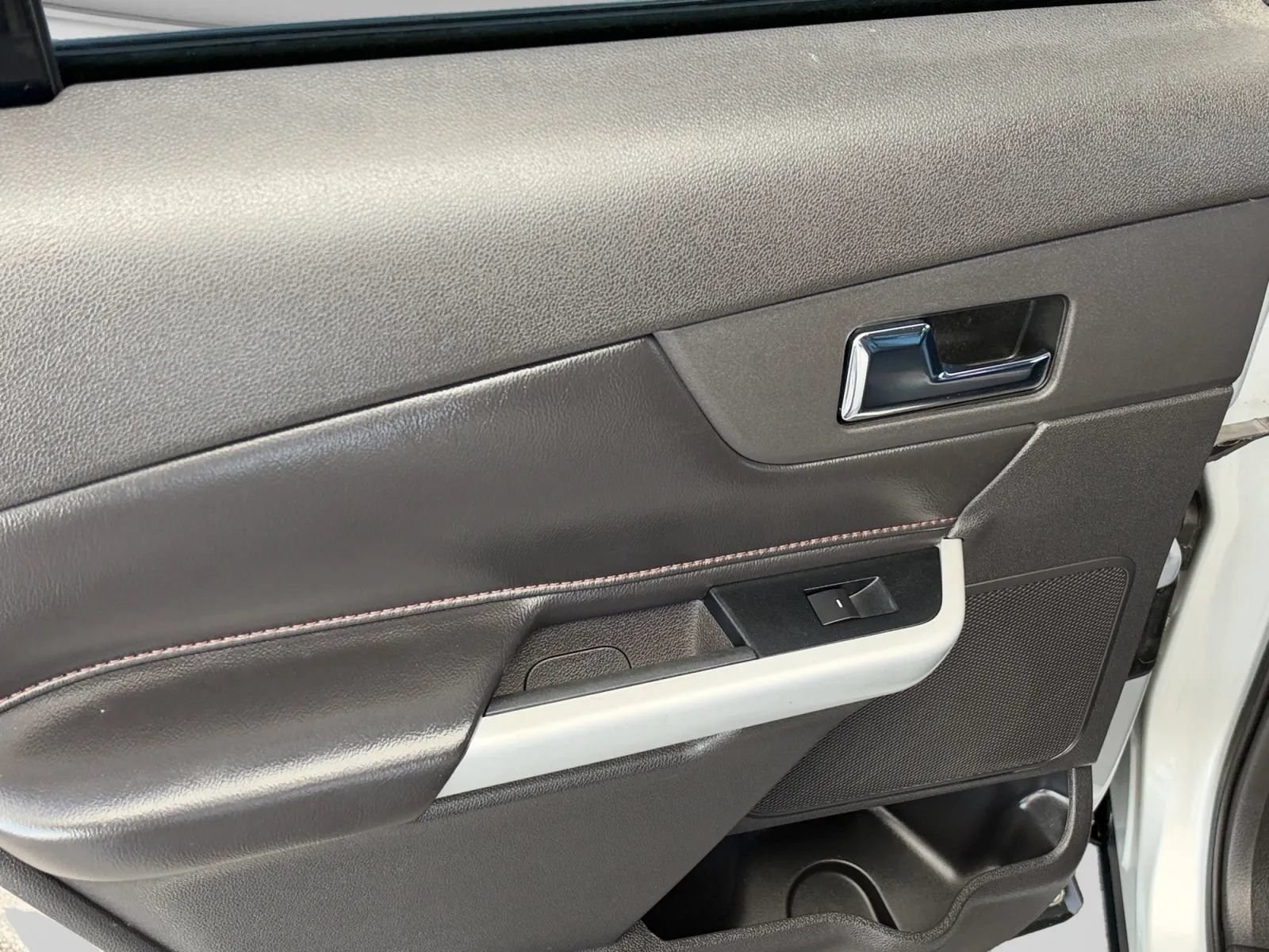 Used 2013 Ford Edge SEL FWD image 15