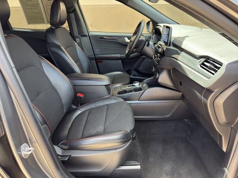 Used 2025 Ford Escape ST-Line FWD image 23