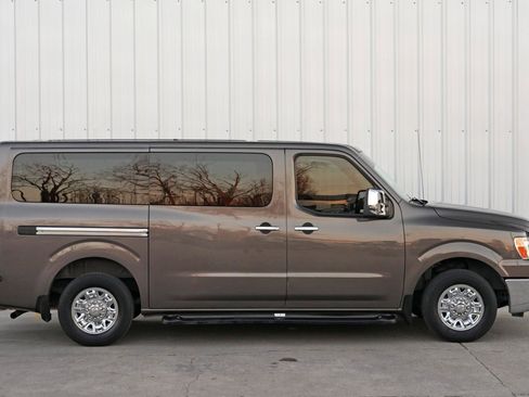 Used 2017 Nissan NV 3500 SL image 46