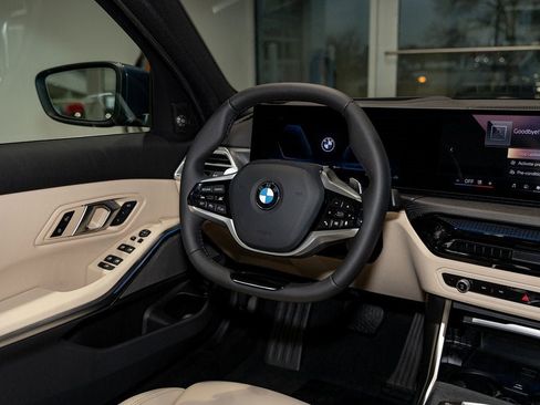 Used 2026 BMW 330i xDrive Sedan w/ Premium Package image 39