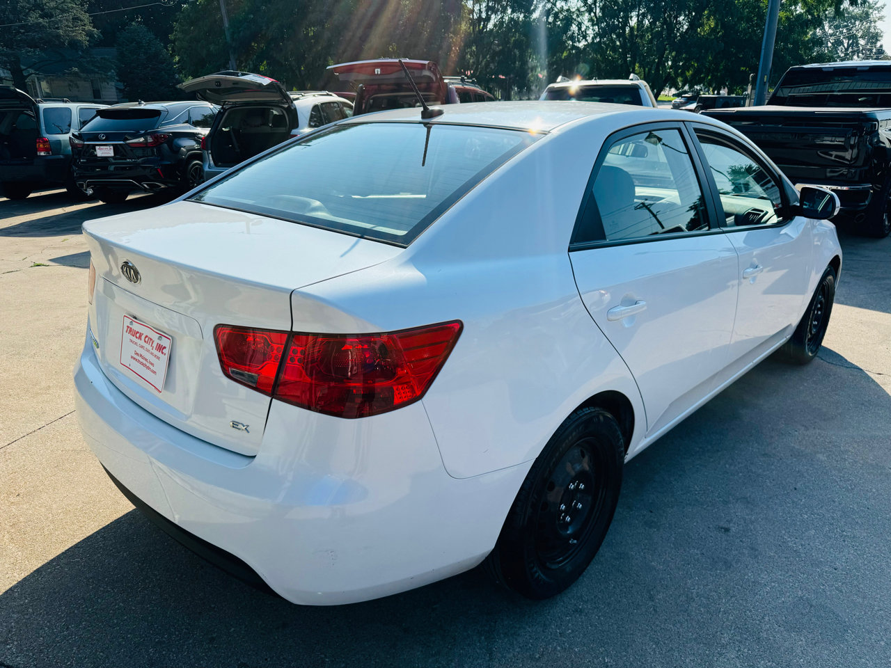 Used 2012 Kia Forte EX w/ Fuel Economy Pkg FWD image 2