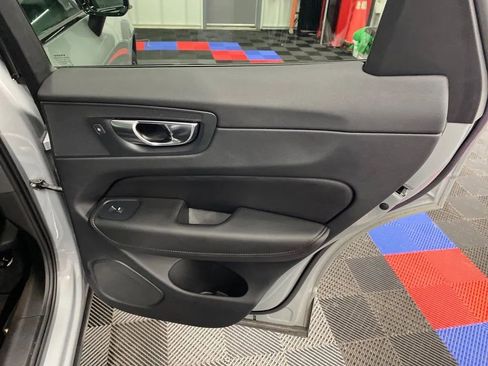 Used 2024 Volvo XC60 B5 Plus image 13