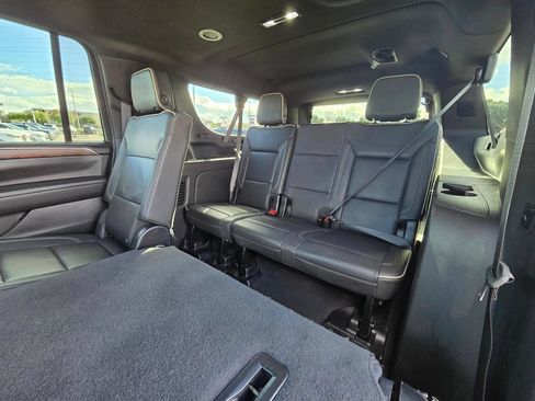 Used 2024 Chevrolet Suburban Premier AWD/4WD image 8