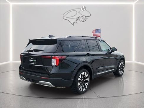 Certified 2025 Ford Explorer Platinum AWD/4WD image 5