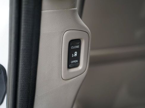 Used 2014 Honda Odyssey Touring image 40