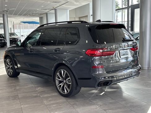 Used 2022 BMW X7 M50i image 3
