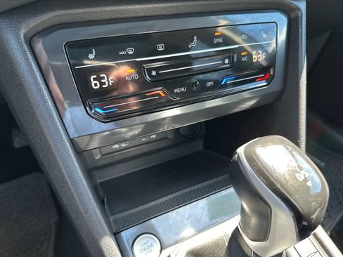 Certified 2023 Volkswagen Tiguan SE w/ Panoramic Sunroof Package AWD/4WD image 23
