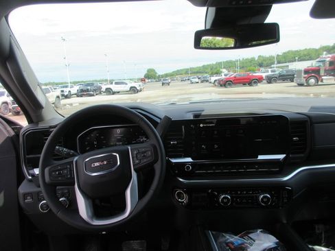 New 2026 GMC Sierra 2500 SLT w/ SLT Convenience Package AWD/4WD image 16