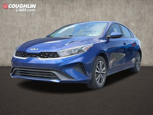 Used 2024 Kia Forte LXS FWD image 3