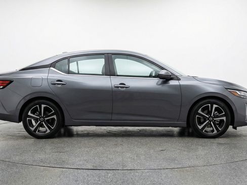 Used 2025 Nissan Sentra SV image 11