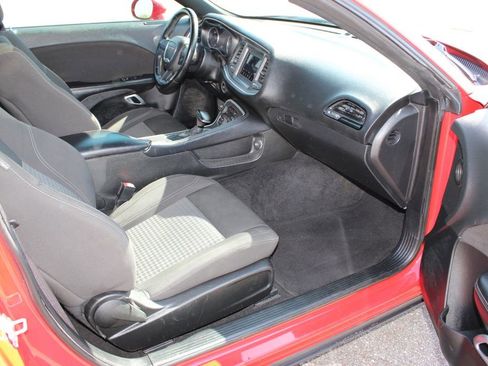 Used 2021 Dodge Challenger SXT RWD image 6