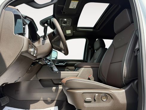 New 2026 GMC Sierra 2500 Denali w/ Denali Reserve Package AWD/4WD image 9