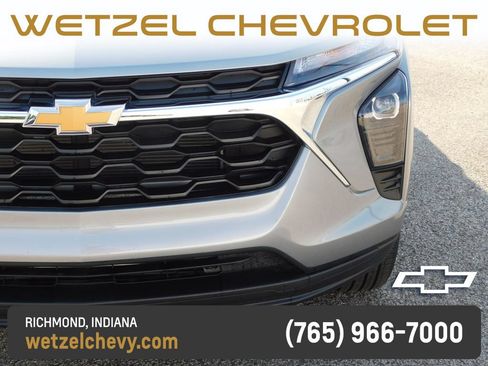 Used 2026 Chevrolet Trax LS w/ Driver Confidence Package FWD image 9