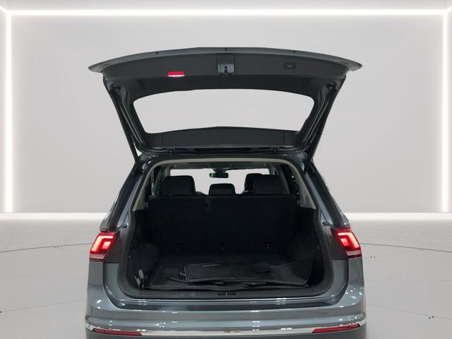 Used 2024 Volkswagen Tiguan SE w/ Panoramic Sunroof Package AWD/4WD image 22