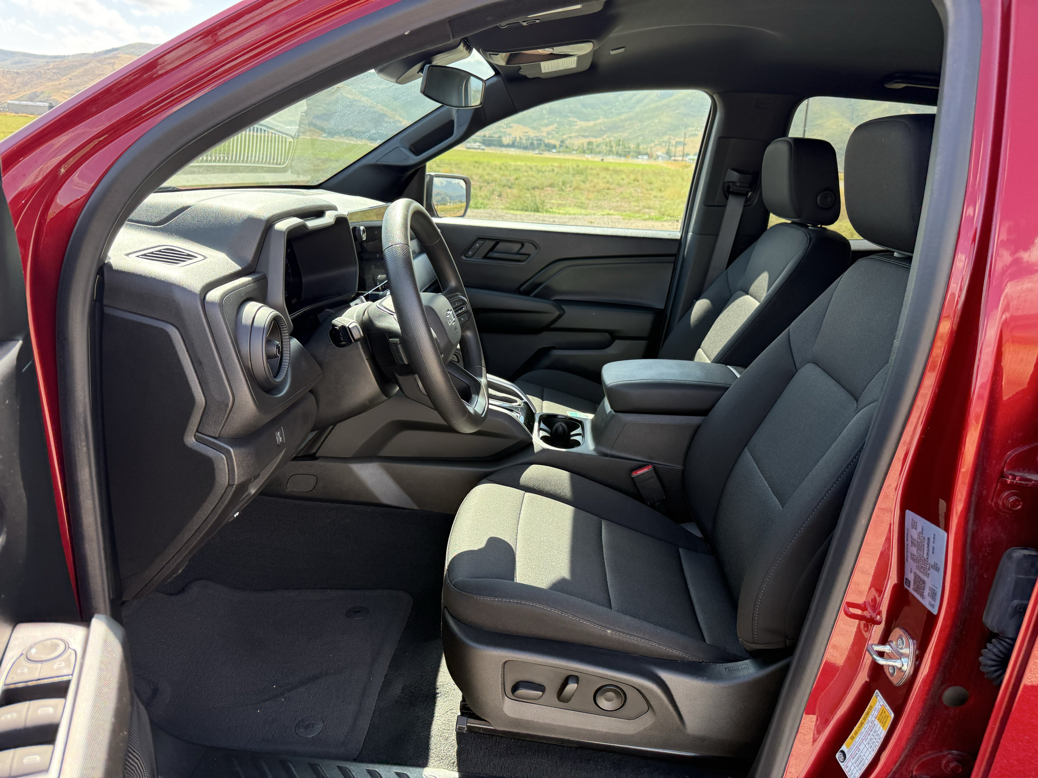 Used 2024 Chevrolet Colorado Trail Boss w/ Technology Package AWD/4WD image 16