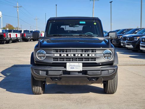 New 2025 Ford Bronco 4-Door image 6