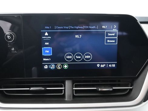 Used 2025 Chevrolet Trax LS image 31