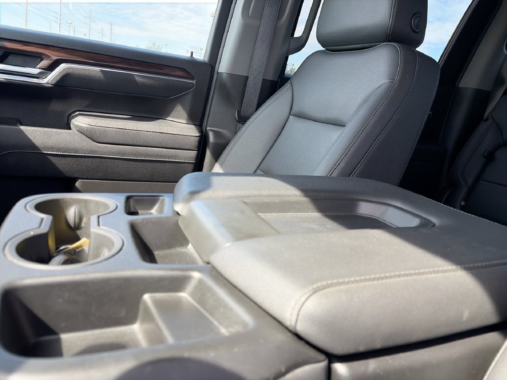 Used 2025 GMC Sierra 1500 SLT AWD/4WD image 24