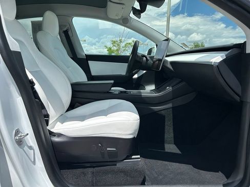 Used 2022 Tesla Model Y Performance AWD/4WD image 28