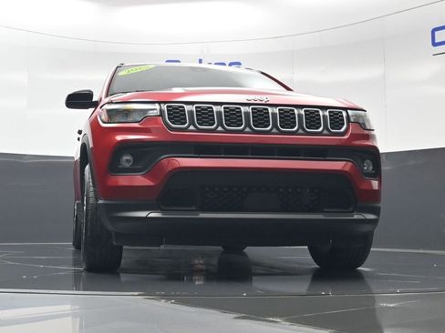 Used 2025 Jeep Compass Latitude w/ Sun & Sound Group image 42