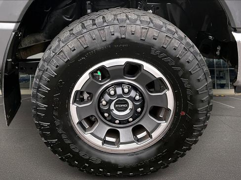 Used 2024 Ford F250 Lariat w/ Tremor Off-Road Package image 34