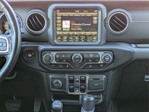 Used 2023 Jeep Wrangler Sahara w/ Cold Weather Group image 28