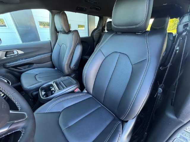 New 2027 Chrysler Pacifica Select FWD image 21