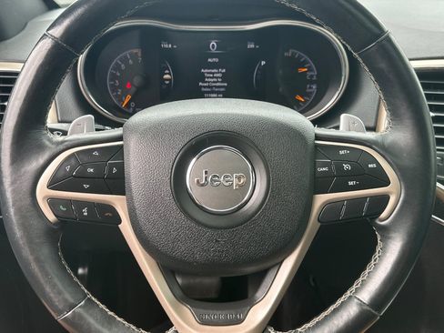 Used 2017 Jeep Grand Cherokee Limited w/ Luxury Group II AWD/4WD image 16