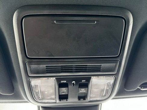 Used 2025 Honda Odyssey Sport-L image 36