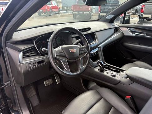Used 2024 Cadillac XT5 Sportv image 3