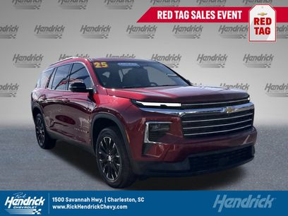 Certified 2025 Chevrolet Traverse LT w/ Sun and Wheel Package