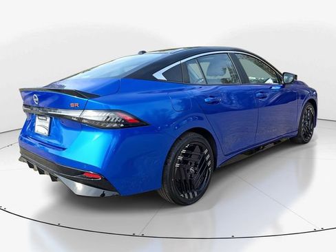 New 2026 Nissan Sentra SR w/ SR Premium Package FWD image 8