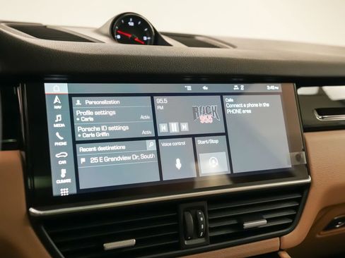 Certified 2021 Porsche Cayenne image 30