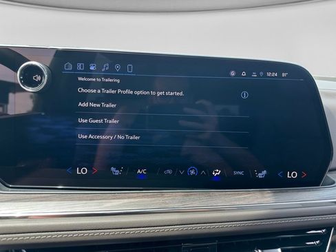 New 2026 Chevrolet Suburban LT w/ Comfort Package AWD/4WD image 24