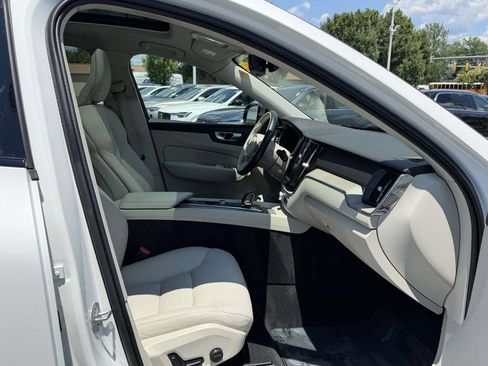 Used 2024 Volvo XC60 B5 Plus AWD/4WD image 12