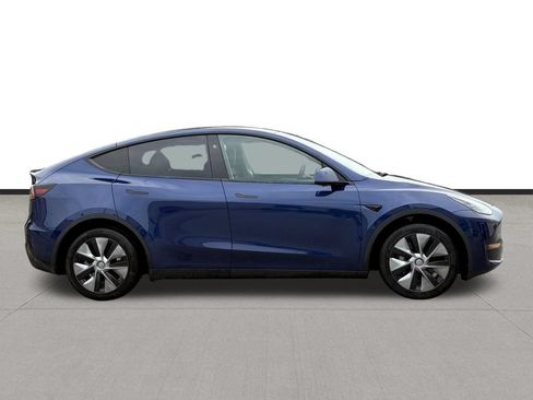 Used 2024 Tesla Model Y Long Range AWD/4WD image 4