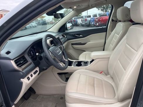 Used 2023 GMC Acadia Denali w/ Denali Ultimate Package AWD/4WD image 7