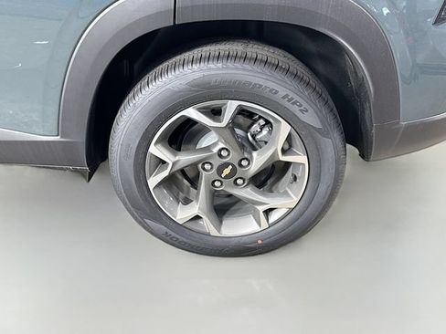 New 2026 Chevrolet Trax LT w/ LT Convenience Package FWD image 35