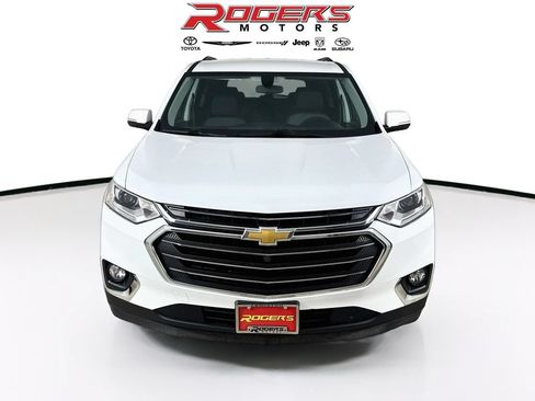 Used 2019 Chevrolet Traverse LT w/ LPO, Floor Liner Package FWD image 2