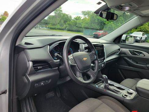 Certified 2019 Chevrolet Traverse LT FWD image 27