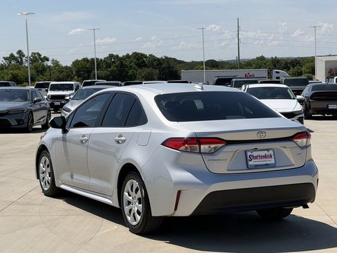 Used 2023 Toyota Corolla LE FWD image 4