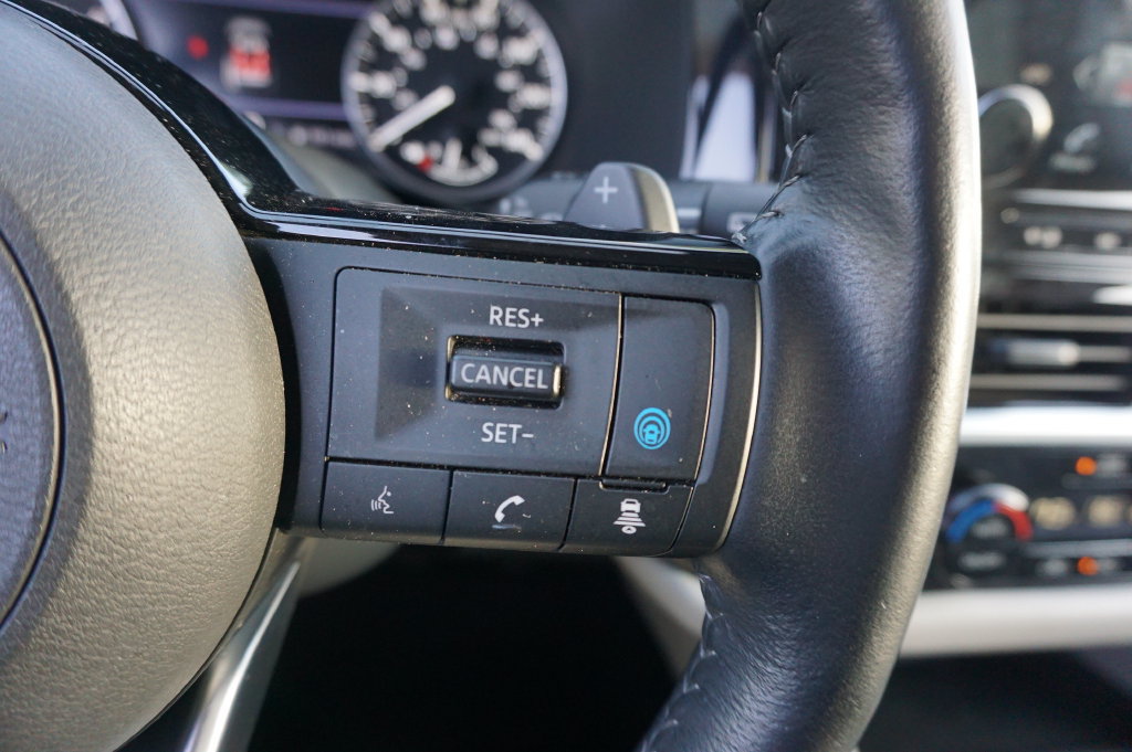 Used 2024 Nissan Pathfinder SL w/ SL Premium Package FWD image 9