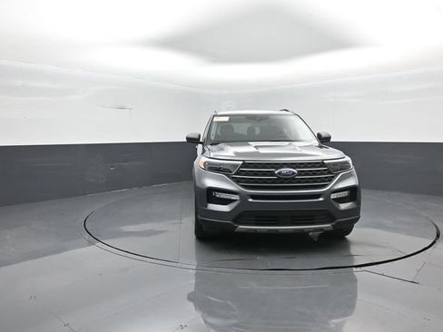 Certified 2024 Ford Explorer XLT w/ Equipment Group 202A AWD/4WD image 3