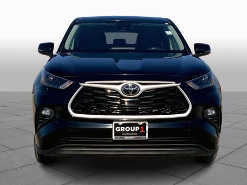 Certified 2024 Toyota Highlander LE image 4