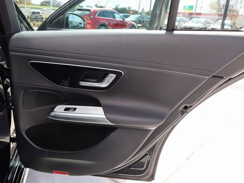 Used 2025 Mercedes-Benz E 350 4MATIC Sedan image 29