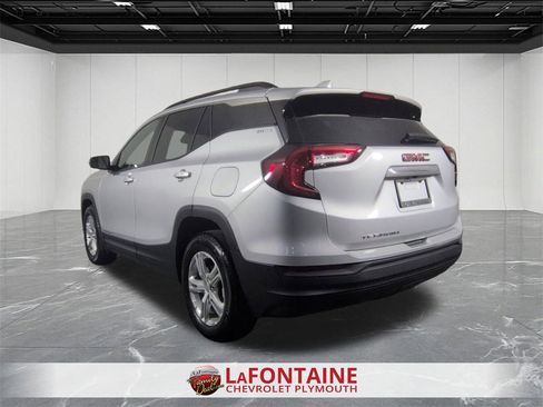 Certified 2022 GMC Terrain SLE w/ Driver Convenience Package image 6