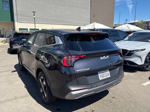 Used 2026 Kia Sportage LX FWD image 9