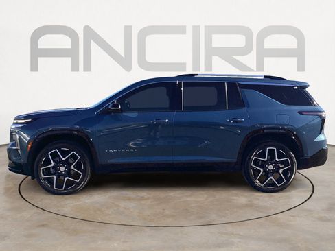 Used 2025 Chevrolet Traverse High Country image 11